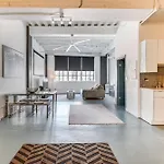Downtown Los Angeles Condo With Rooftop Pool Access